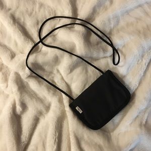 💕3/$10💕Eddie Bauer Travel Wallet / Purse